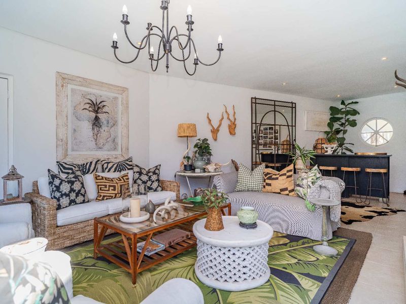 Exclusive Opulent Residence in Prestigious Broadway Precinct!! - Photo 6