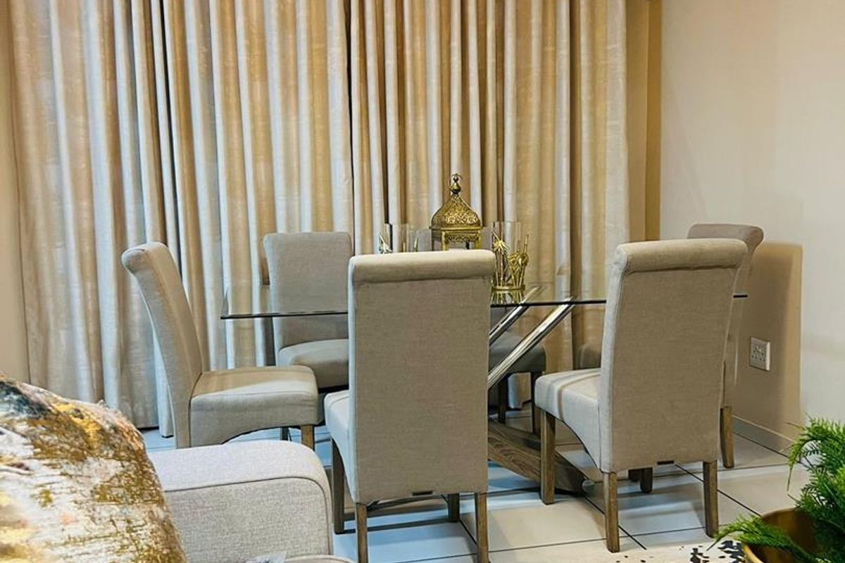 Modern 2-Bedroom Duplex with Air Conditioning, Uncapped WiFi & Included Services - Photo 3