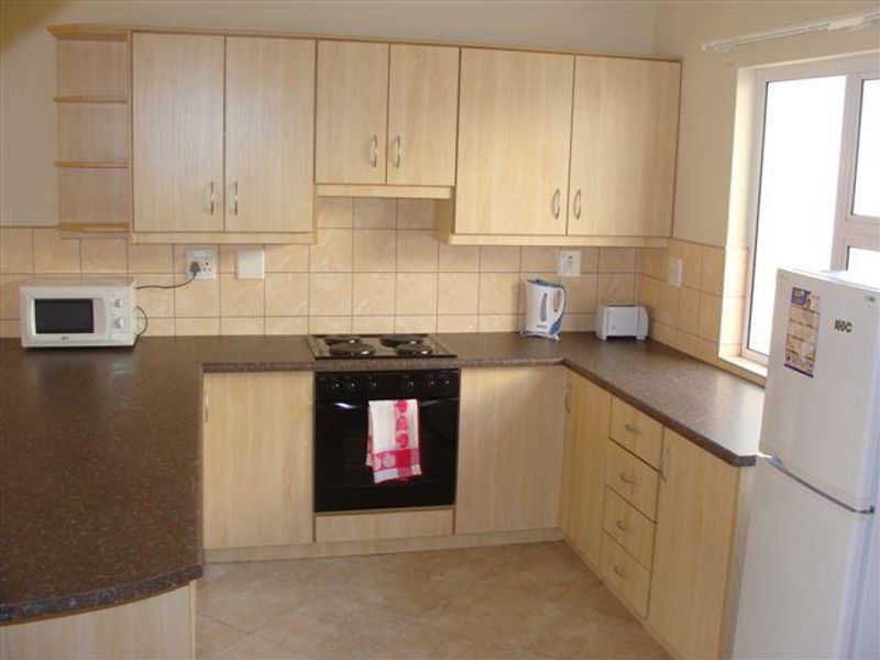 Close to all amenities - Photo 3