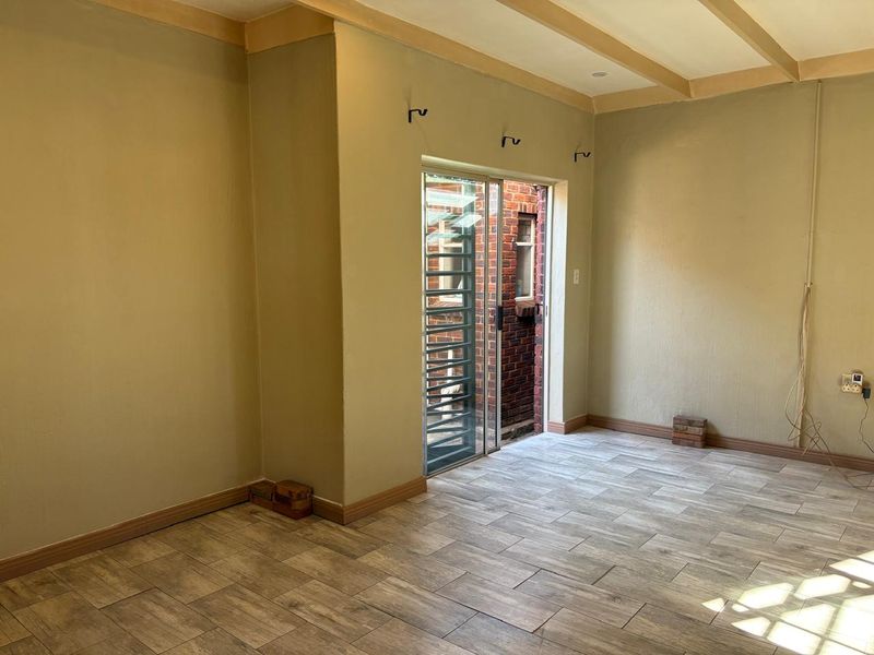 Bachelor Cottage to Rent - Photo 9