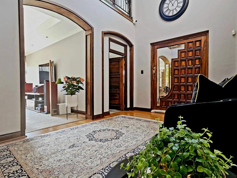 Exquisite Double Storey Haven In Heuwelsig Bloemfontein The Perfect Family Retreat - Photo 3
