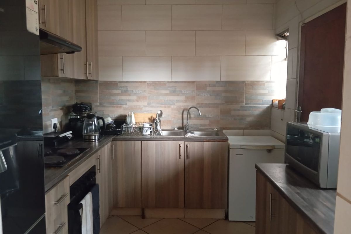 Walking distance to Dischem & major schools! - Photo 4