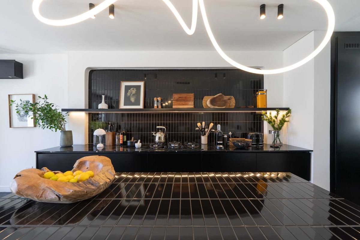 Newly Renovated 4-Bedroom Home in the Heart of Historic Bo-Kaap – All En-Suite with Private Courtyard - Photo 4