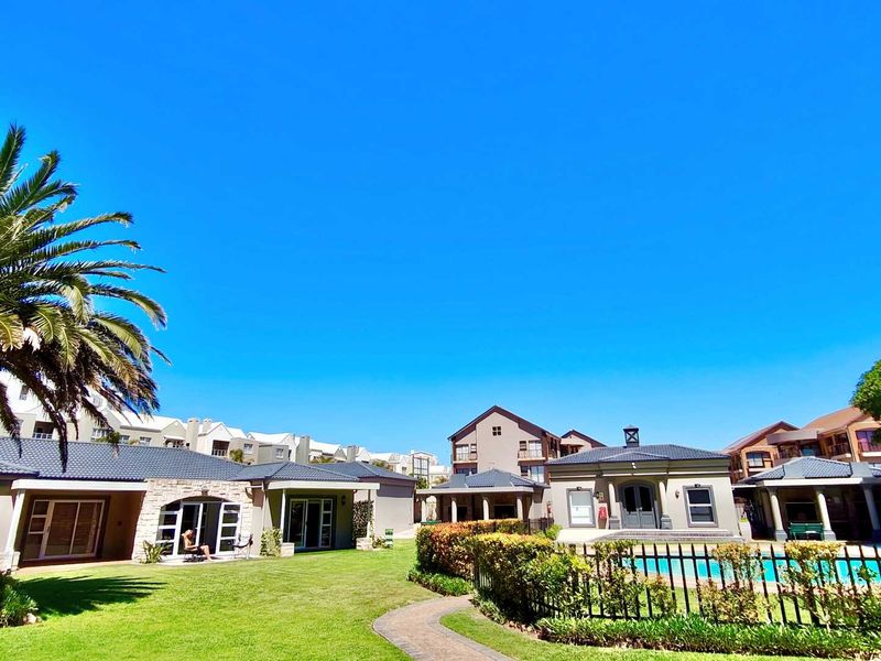 Renovated townhouse for rent in Diaz Beach - Photo 2