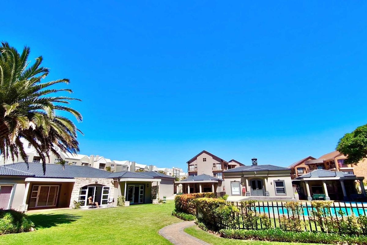 Renovated townhouse for rent in Diaz Beach - Photo 2