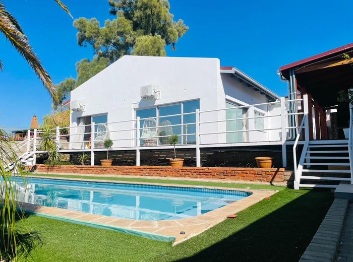 Property #2372781, House Rental Monthly in Hochlandpark