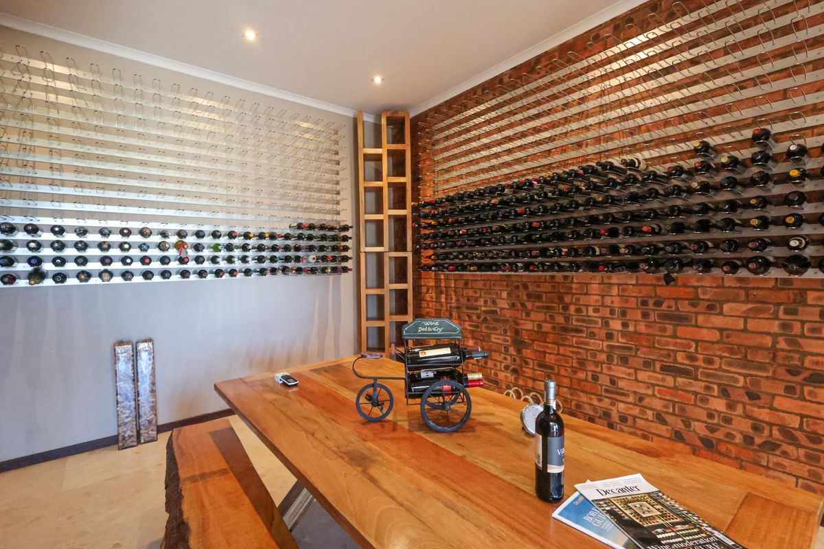 One of a kind - Photo 2