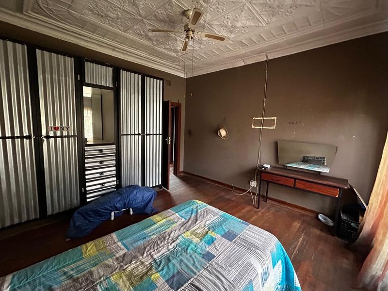 Charming 3-Bedroom Home - Photo 5