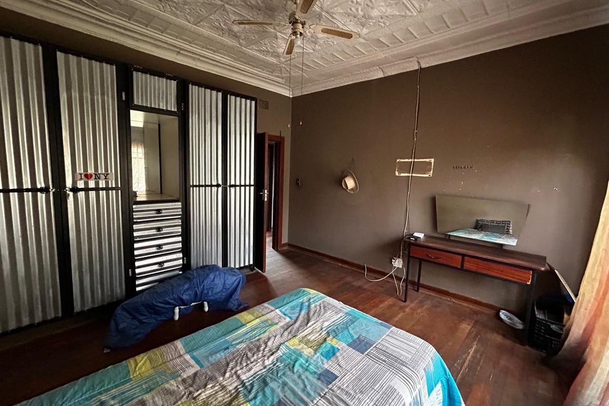 Charming 3-Bedroom Home - Photo 5