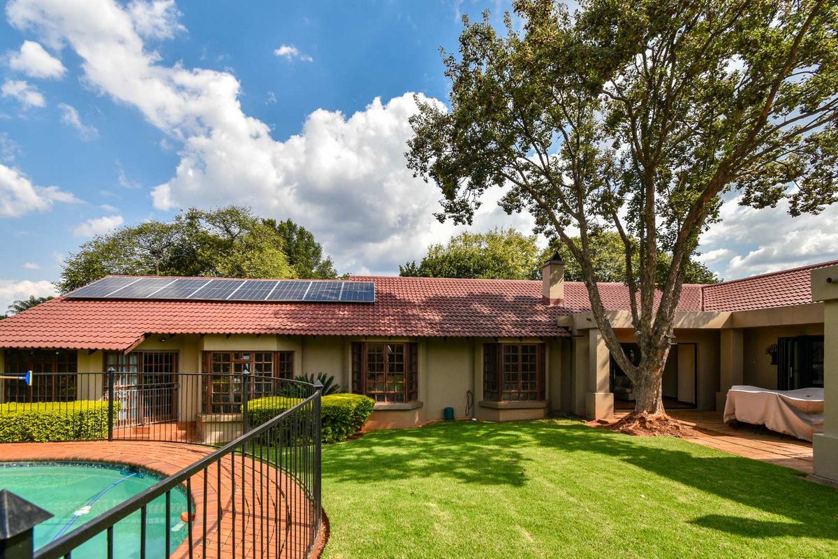 Designer home for the South African lifestyle! - Photo 4