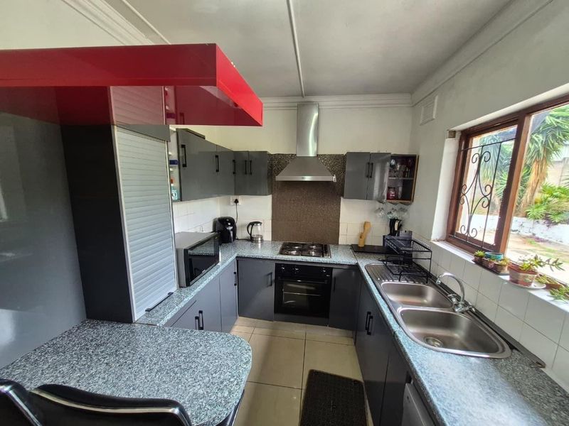 Secure and Spacious 3 Bedroom Family Home in Peaceful Hillary Durban - Photo 6