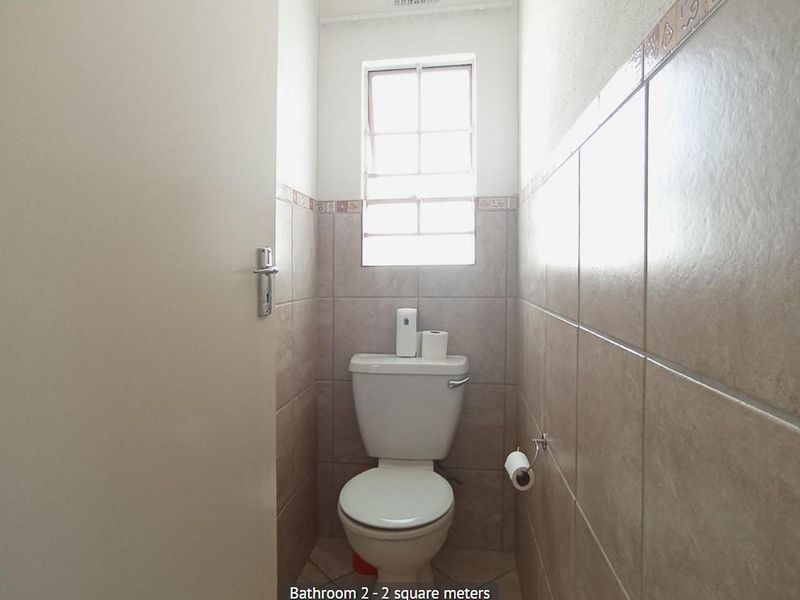 2 Bedroom, 1 Bathroom House for Sale in Andeon - Photo 6