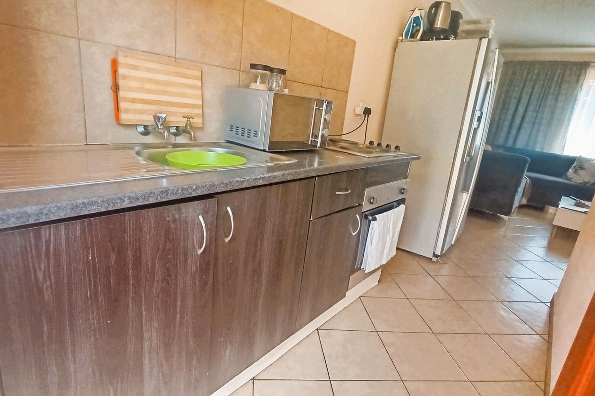 2 Bedroom Apartment -  Ready to Move in. - Photo 4