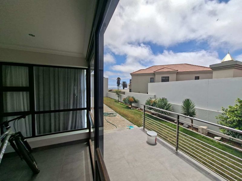 Location! Location! Location! - Photo 3