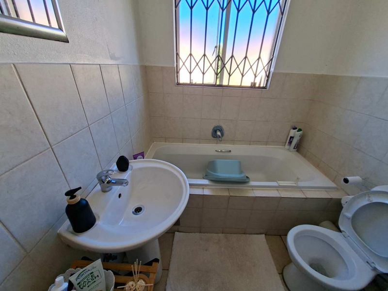 WELCOME TO YOUR NEW DUPLEX HOME - Photo 7