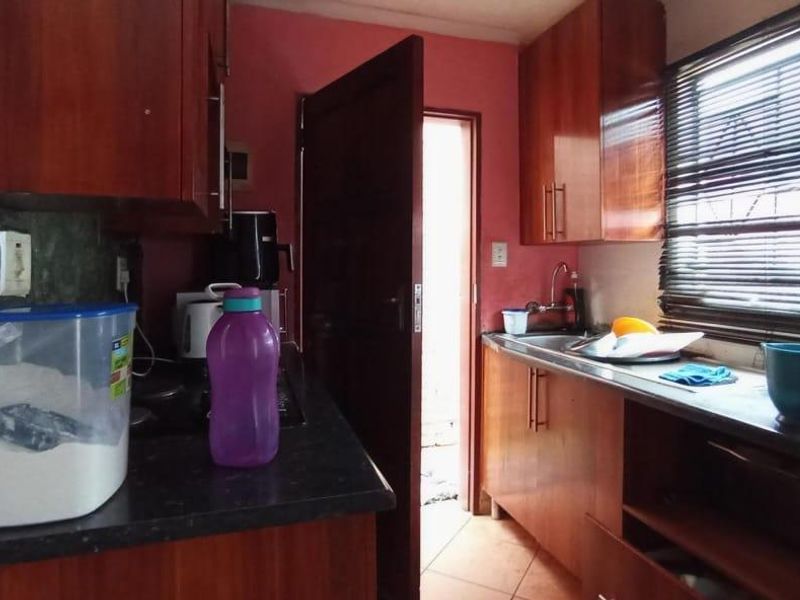 2 Bedroom House for Sale in Soshanguve - Photo 4