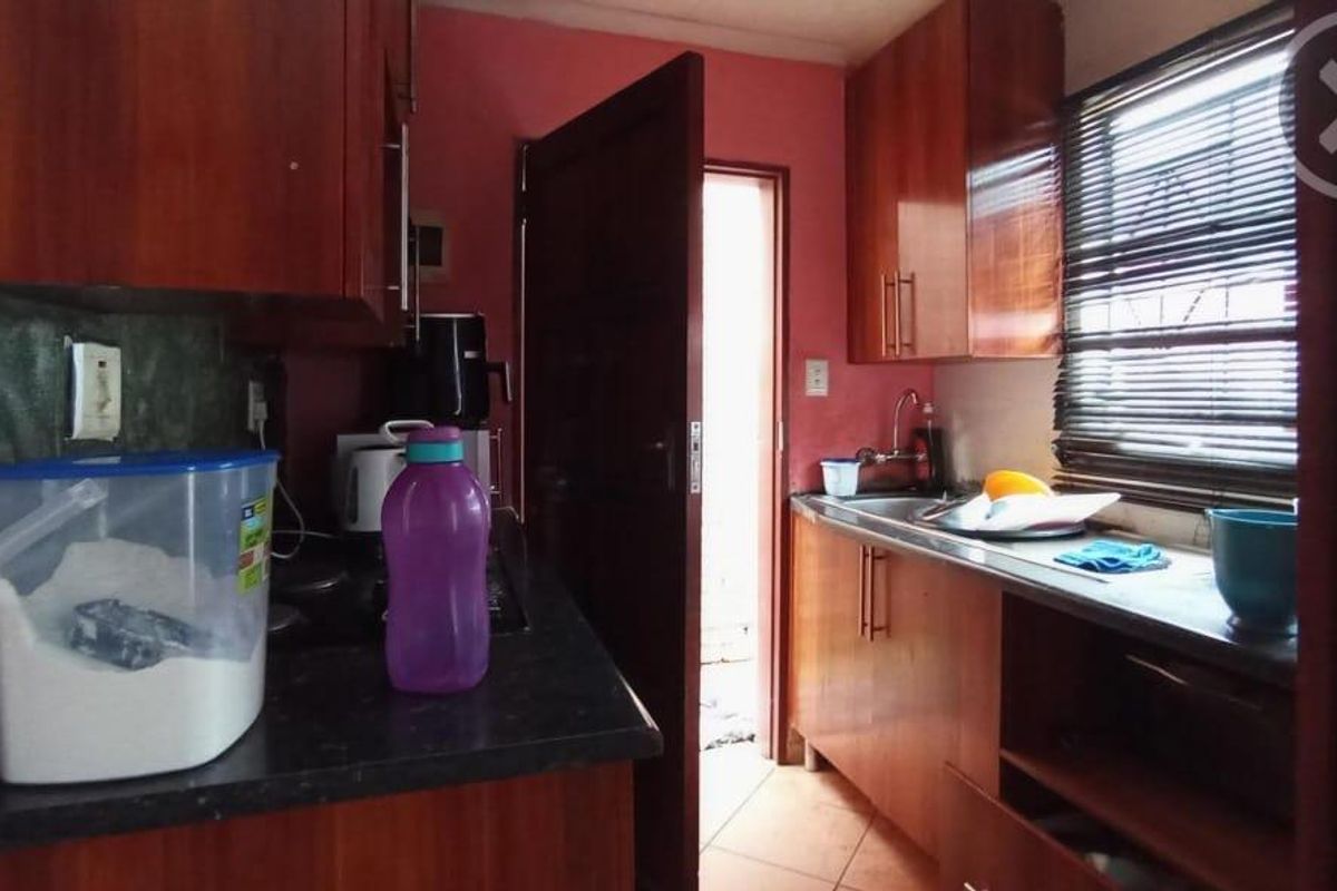 2 Bedroom House for Sale in Soshanguve - Photo 4