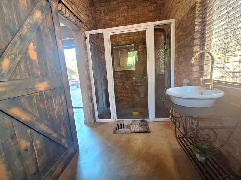 Charming and Versatile Property Awaits You - Photo 7