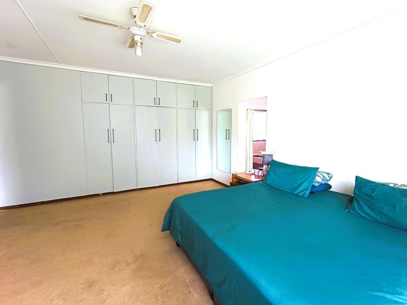 Space, Comfort & Bonus Flat — Close to UFS - Photo 7