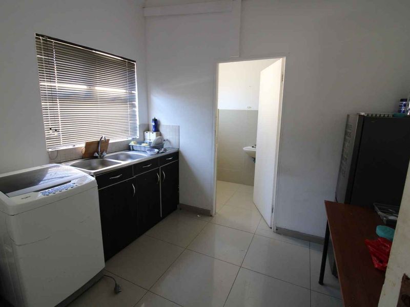 Well located on busy street close to Industrial Area! - Photo 9