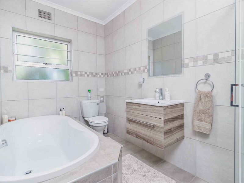 Upmarket Self Catering Tourist Venture for Sale - Photo 5