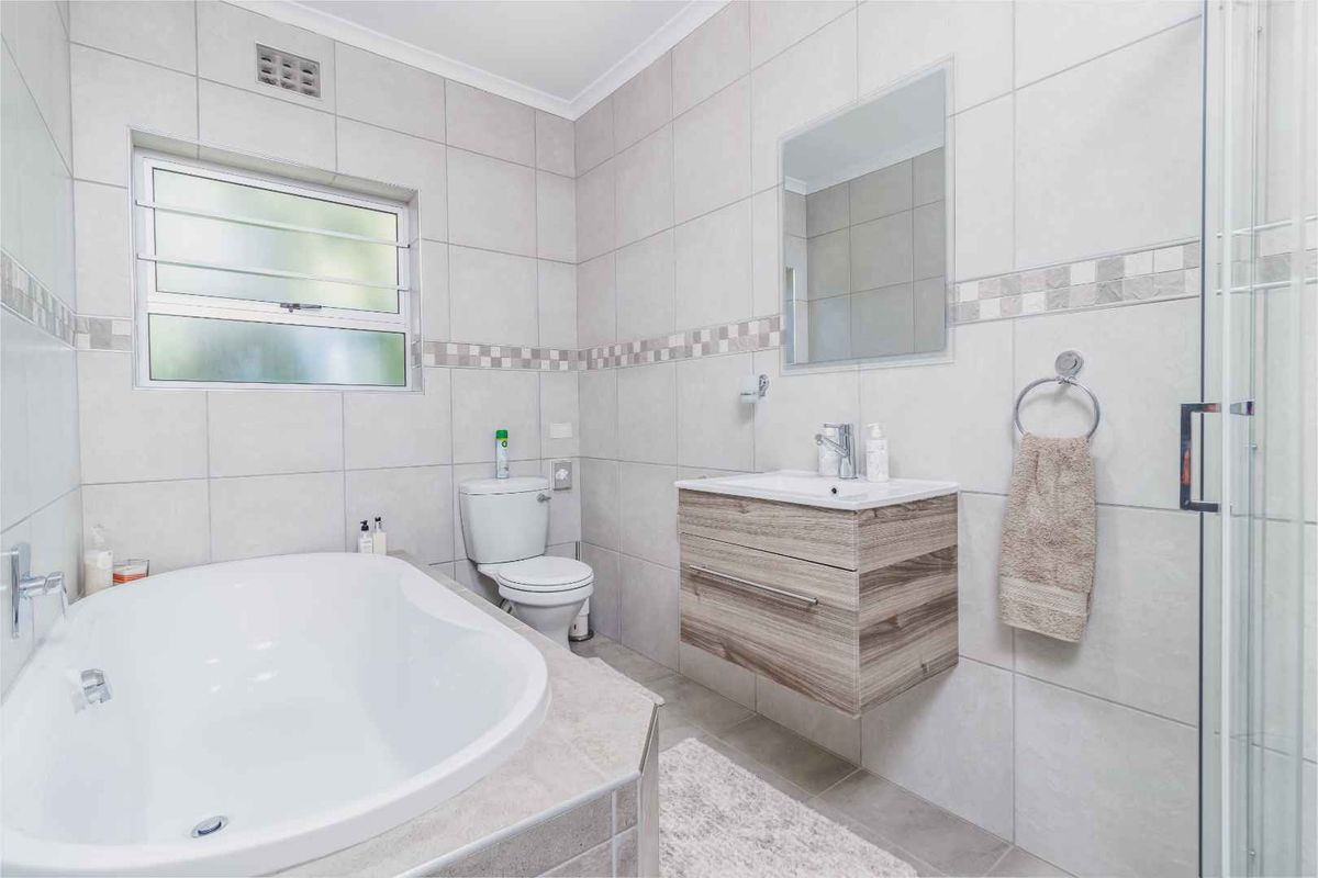 Upmarket Self Catering Tourist Venture for Sale - Photo 5