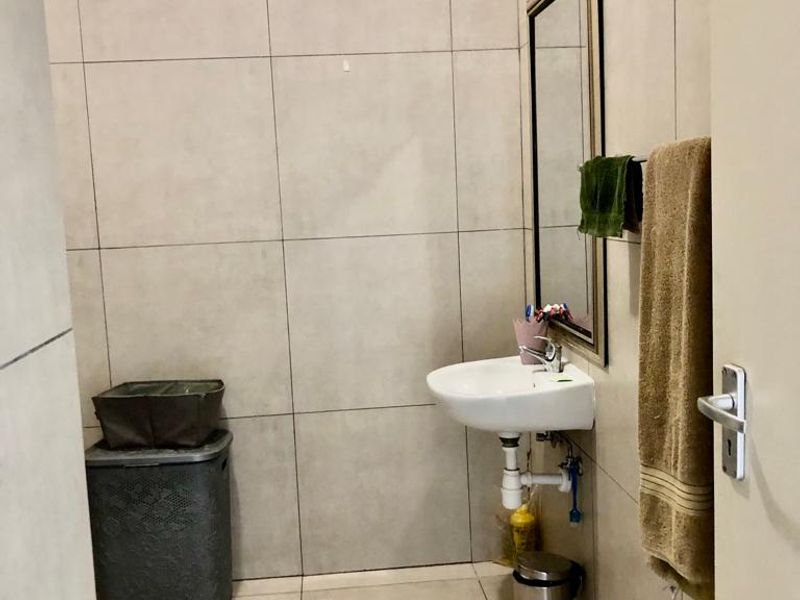 2 Bedroom Townhouse For Sale in Rocky Crest - Photo 9