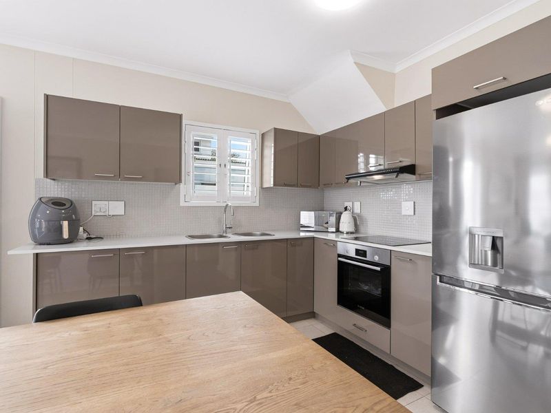 Immaculate Double-Storey Home Available To Let - Photo 8