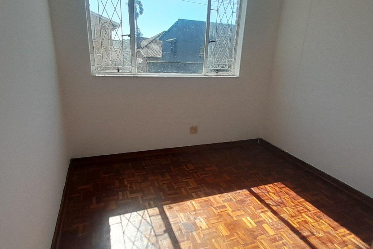 Invest in Bulwer: Cozy 2-Bedroom with Rental Income Potential - Photo 5