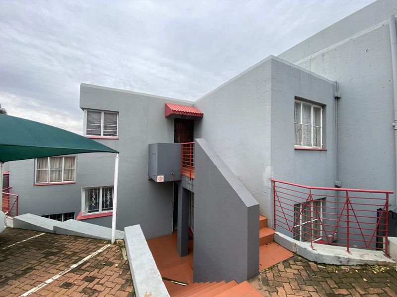 Ground Floor Unit - Photo 3