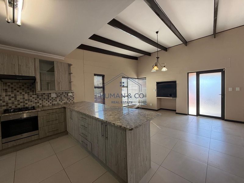 Modern 4-bedroom Home in Fairway Estate - Photo 6