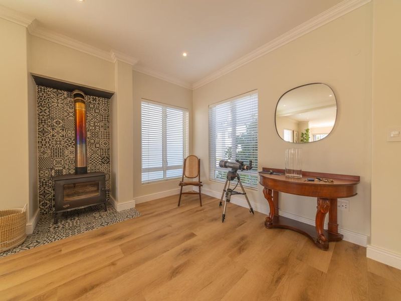 Beautiful 3-Bedroom Home in a Secure Country Estate - Just Outside Stellenbosch - Photo 6