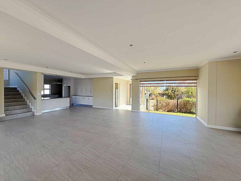 Modern Family Home with Exceptional Views - Photo 7