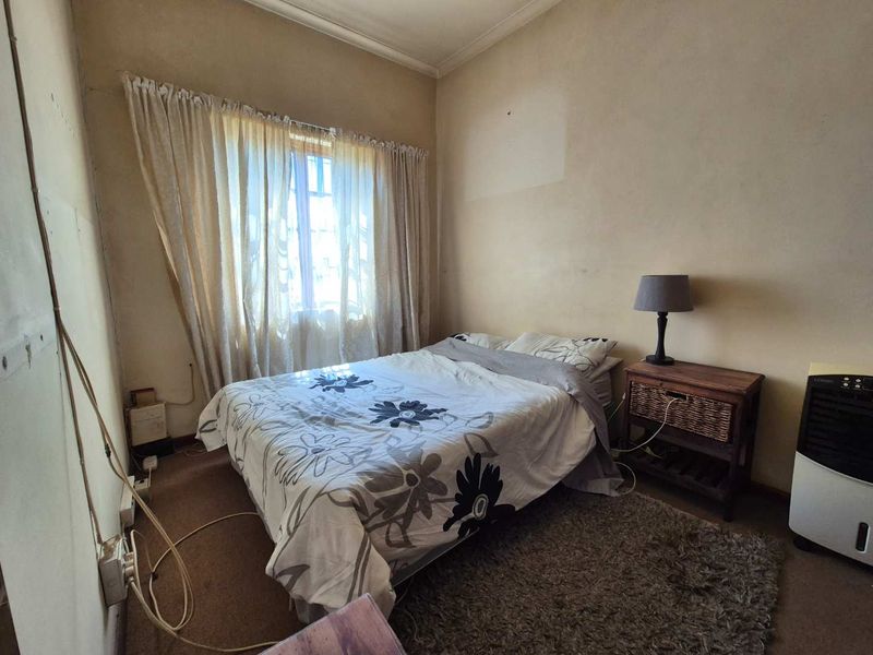 Spacious 2 bedroom, 2 bathroom freestanding house - Photo 7