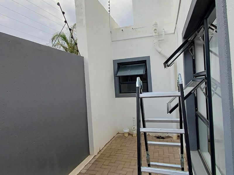 To Let - Photo 5