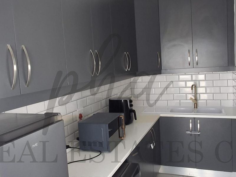 Beautiful Modern Family Home for Sale-Walking Distance to Pro-Ed School. Swakopmund Namibia - Photo 6