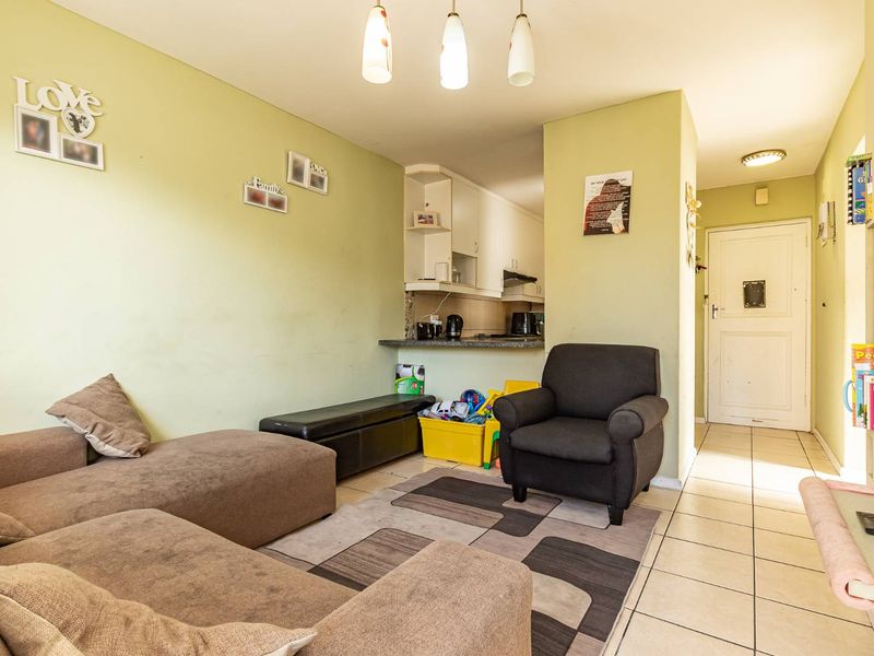 Welcome to your first home or next investment unit! - Photo 4