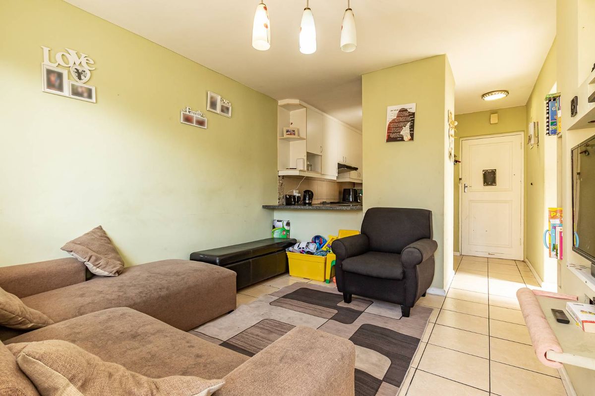 Welcome to your first home or next investment unit! - Photo 4