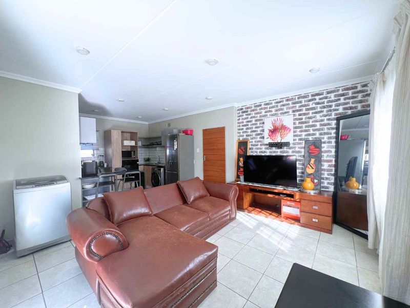 Three Bedroom home in Capital View Estate - Photo 5