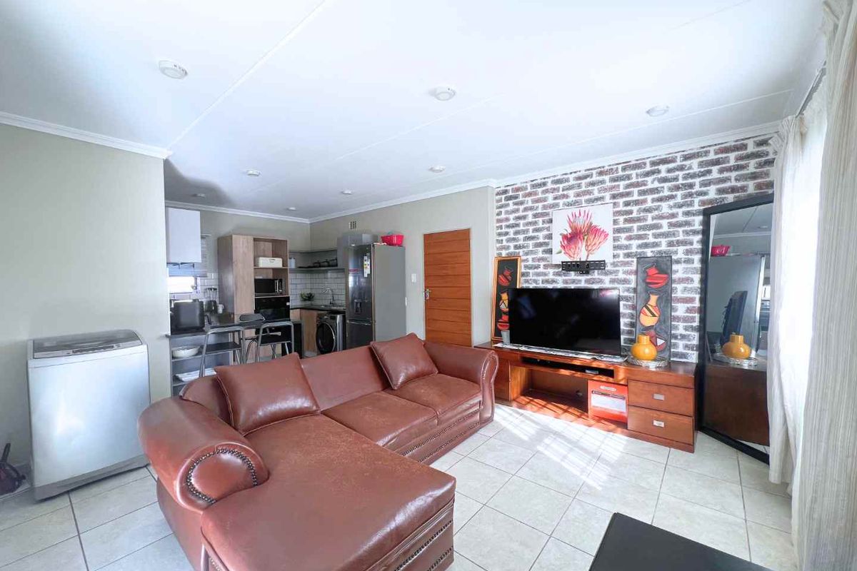 Three Bedroom home in Capital View Estate - Photo 5