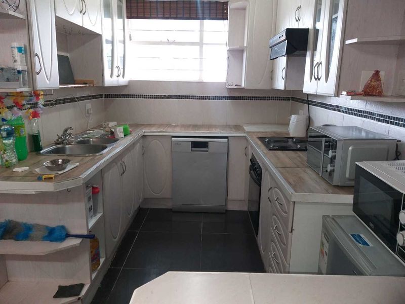 **Charming 1-Bedroom Ground Floor Apartment in a Premier Complex For Sale! - Photo 8