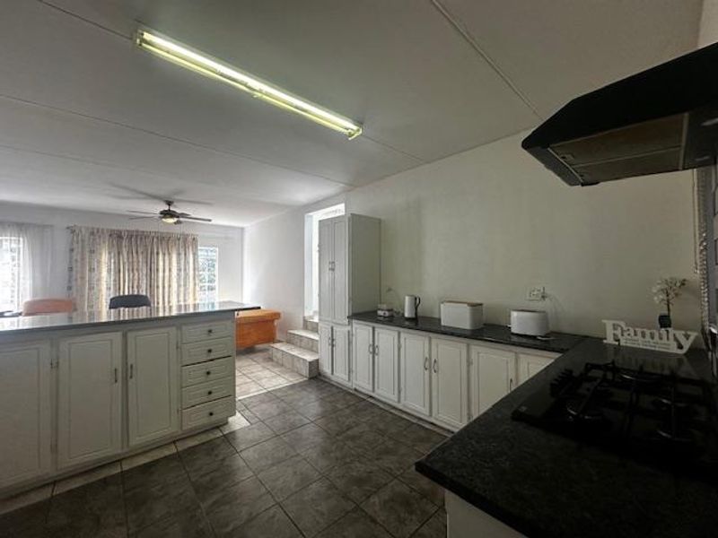 Baysvalley Beauty with Income Potential – Spacious Duet & Bachelor Flat - Photo 3