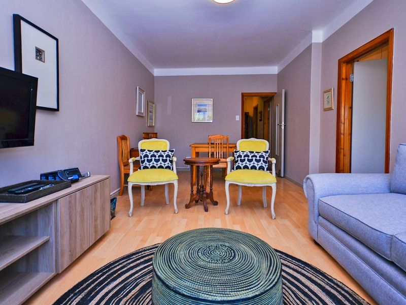 Charming Mouille Point Apartment - Photo 1