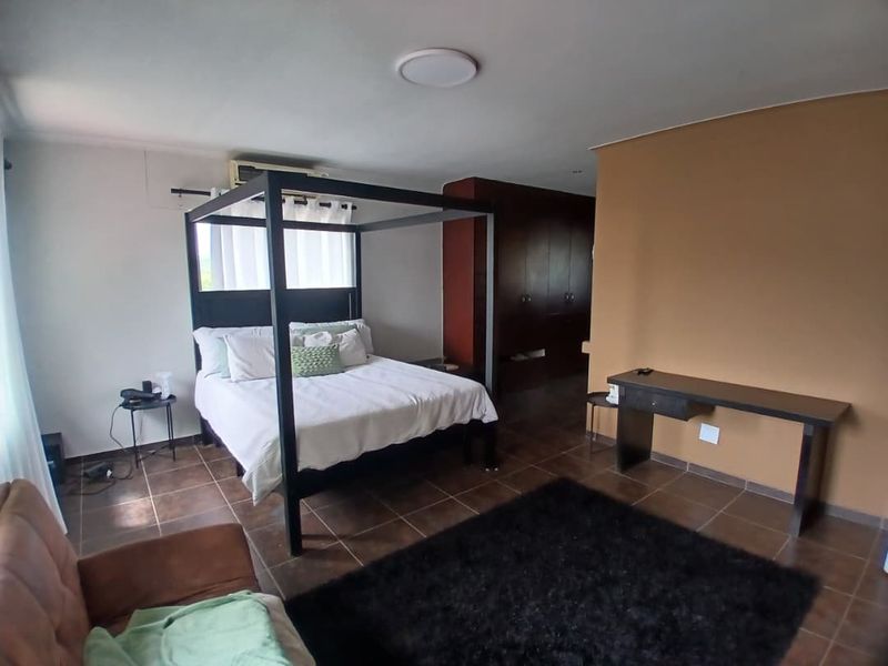 5 Bedroom Freestanding House with Flat 🤩 - Photo 6