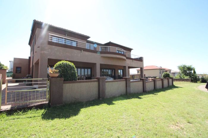 Property #2478792, House For Sale in Blue Valley Golf Estate