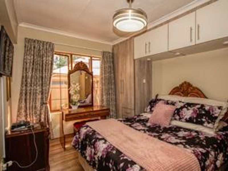 Stunning 3-Bedroom Family Home in Meyersig - Photo 9