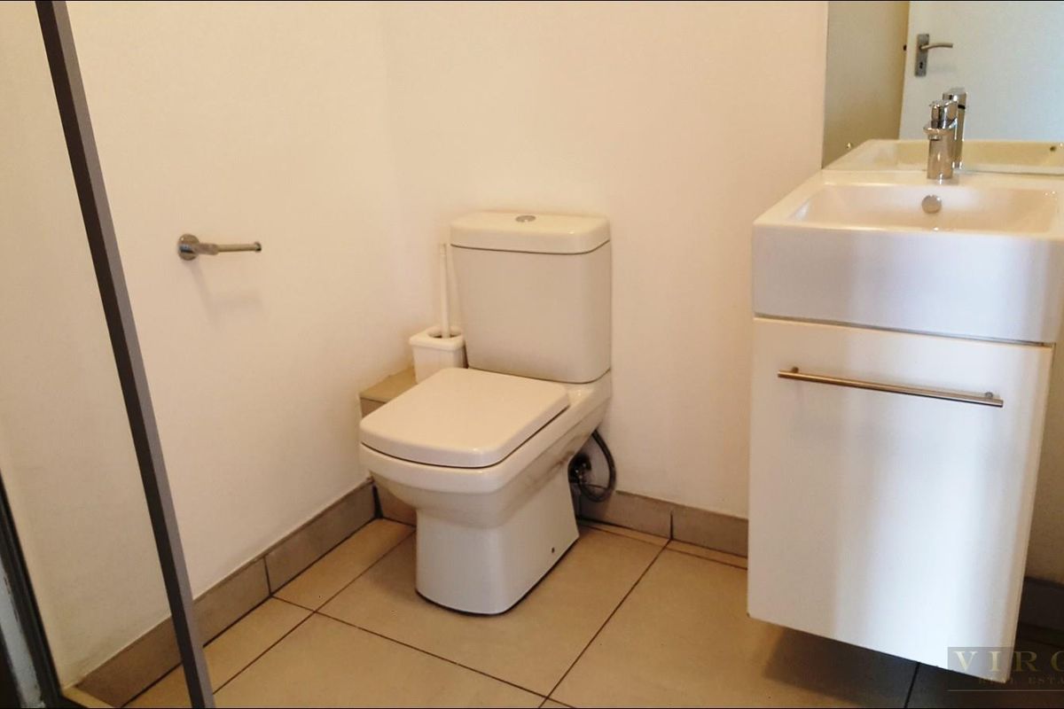 Furnished One Bedroom Apartment in Windhoek Central - Photo 2