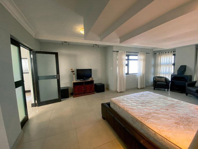 6 Bedroom House for Sale in Hage Heights - Photo 9