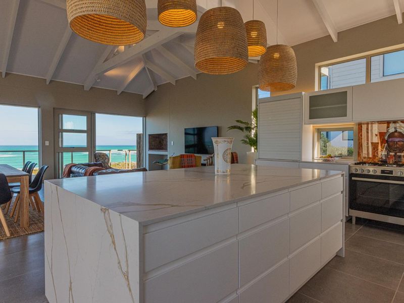 Oceanfront in Cape Nature Reserve - Photo 7