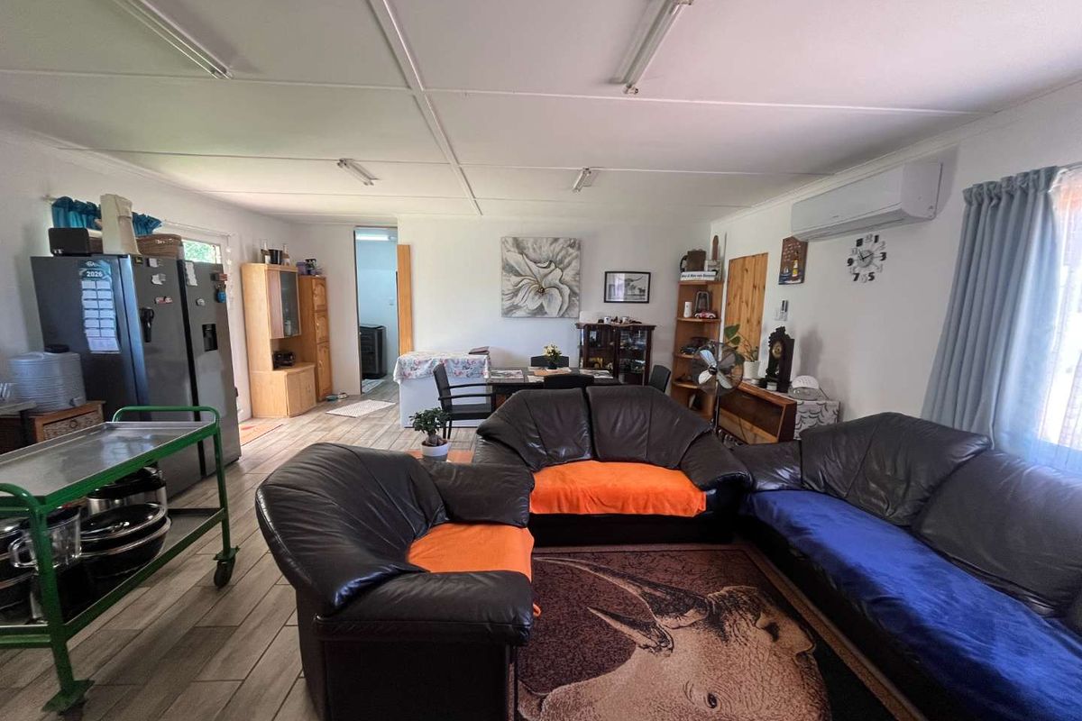 Low-Cost Country Living Just Outside Upington - Photo 2